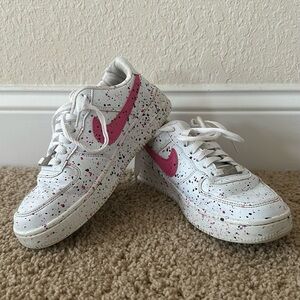 Air one Nike paint pink